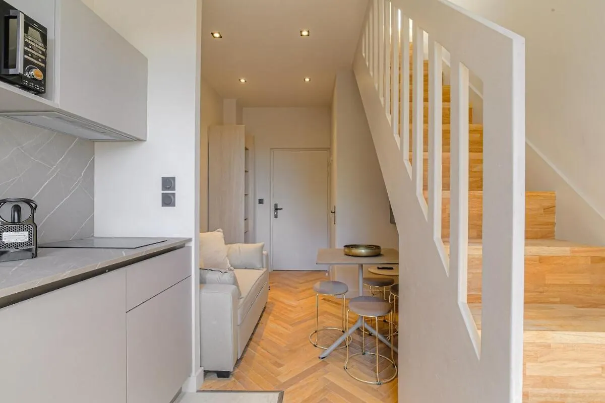 Appartement Moderne Et Chaleureux, Écully